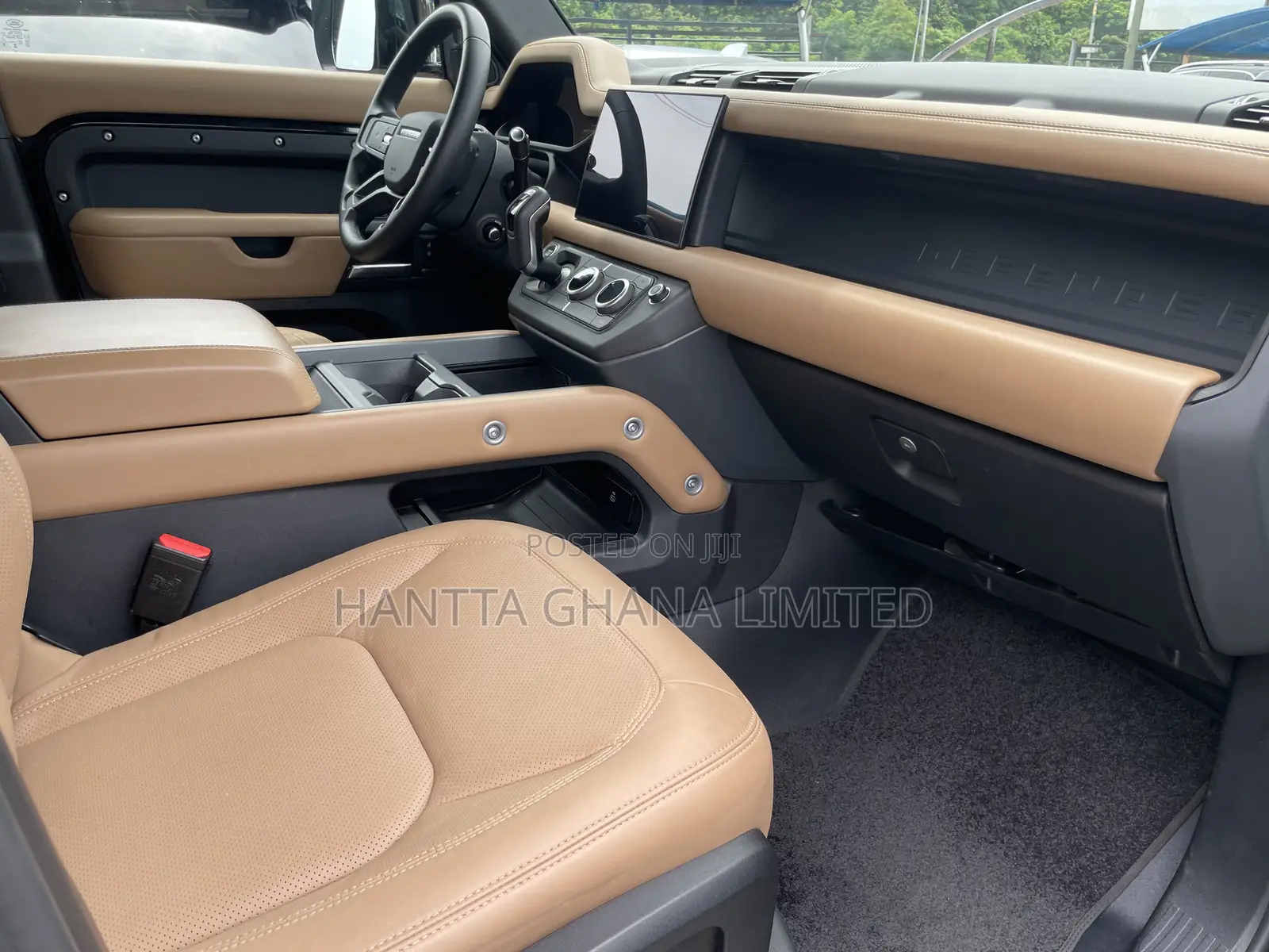 Land Rover Defender SE 2024 Black
