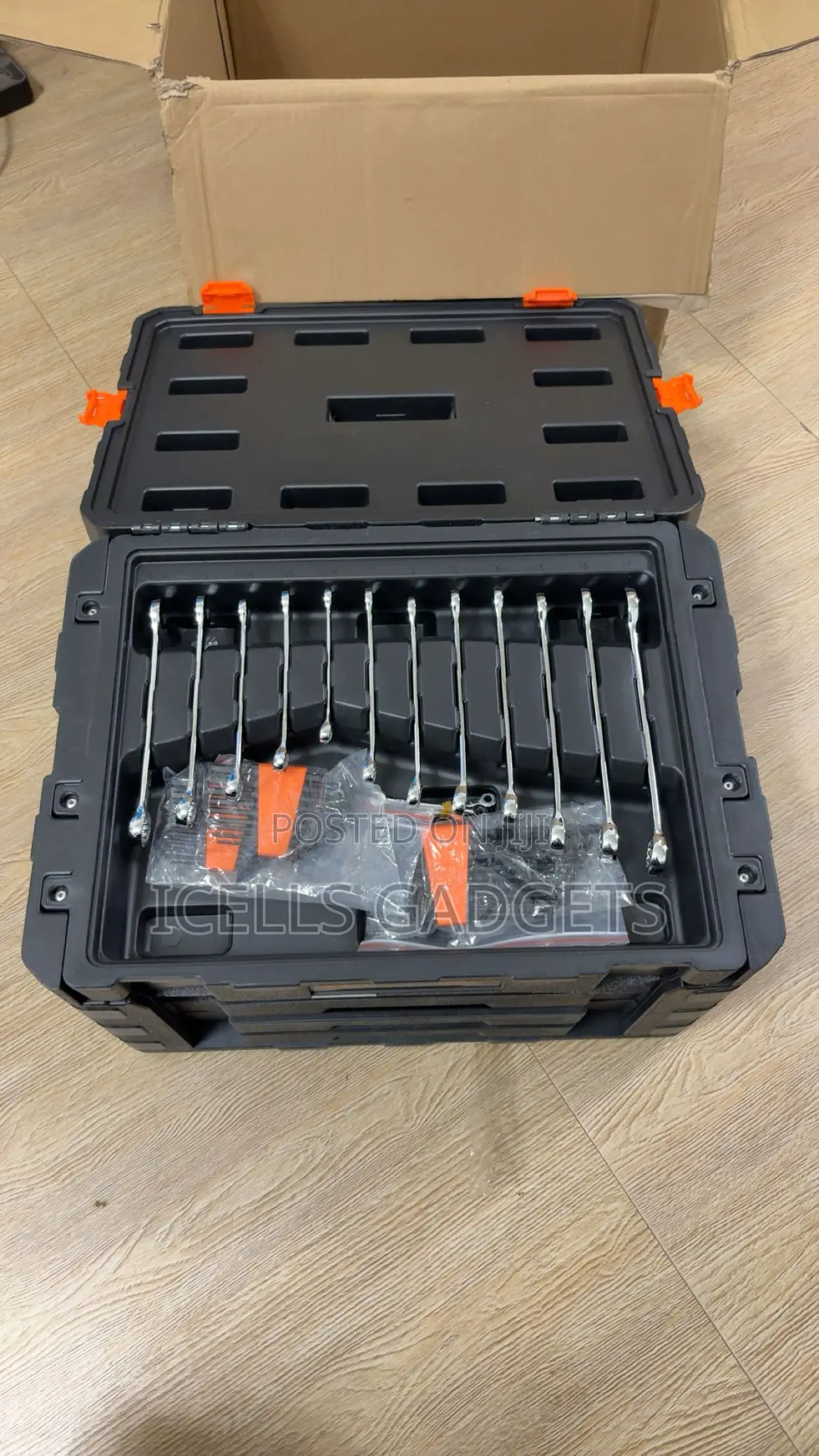 450 -piece Metric And Standard (Sae) Mechanics Tool Set With Hard Case