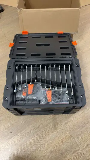 450 -piece Metric And Standard (Sae) Mechanics Tool Set With Hard Case