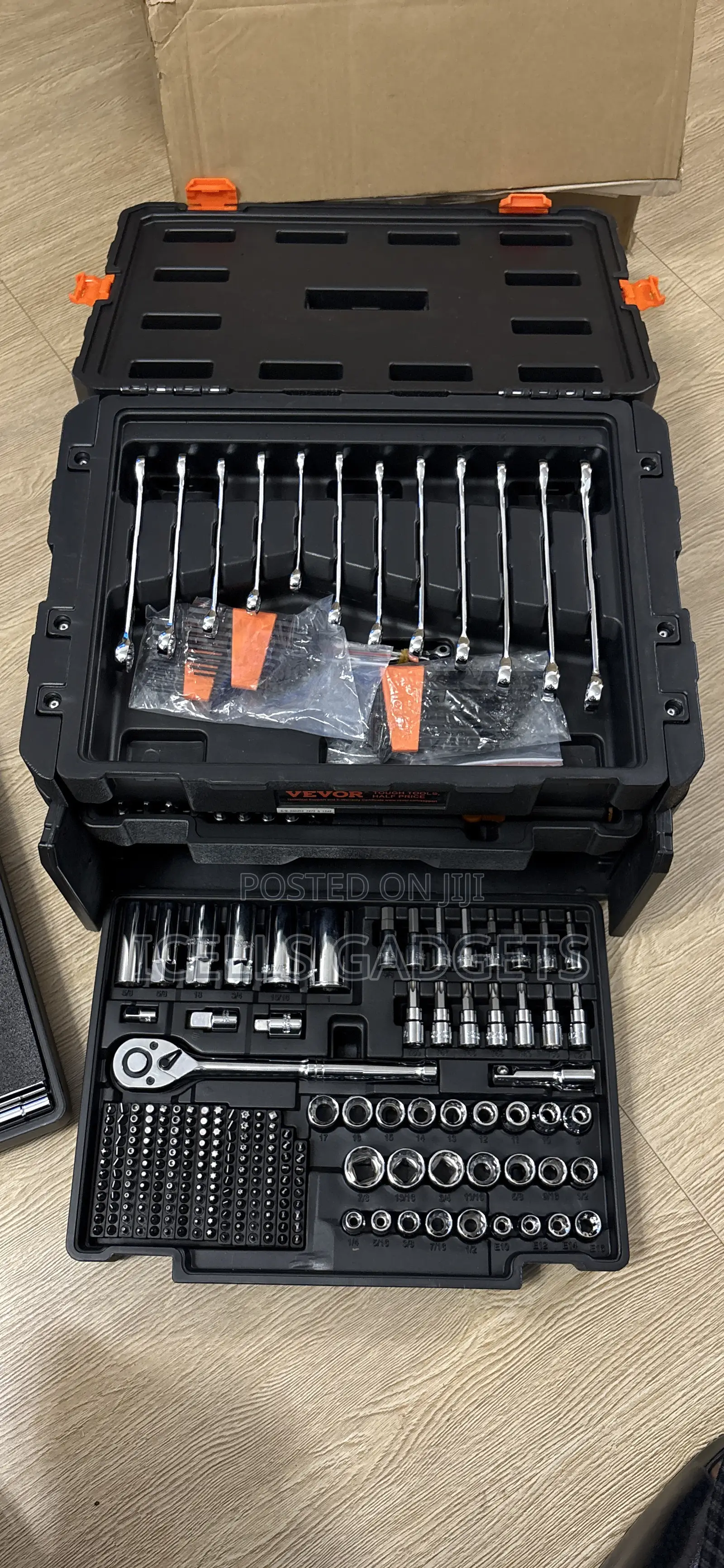 450 -piece Metric And Standard (Sae) Mechanics Tool Set With Hard Case