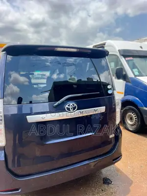 Toyota Voxy 2013 Black