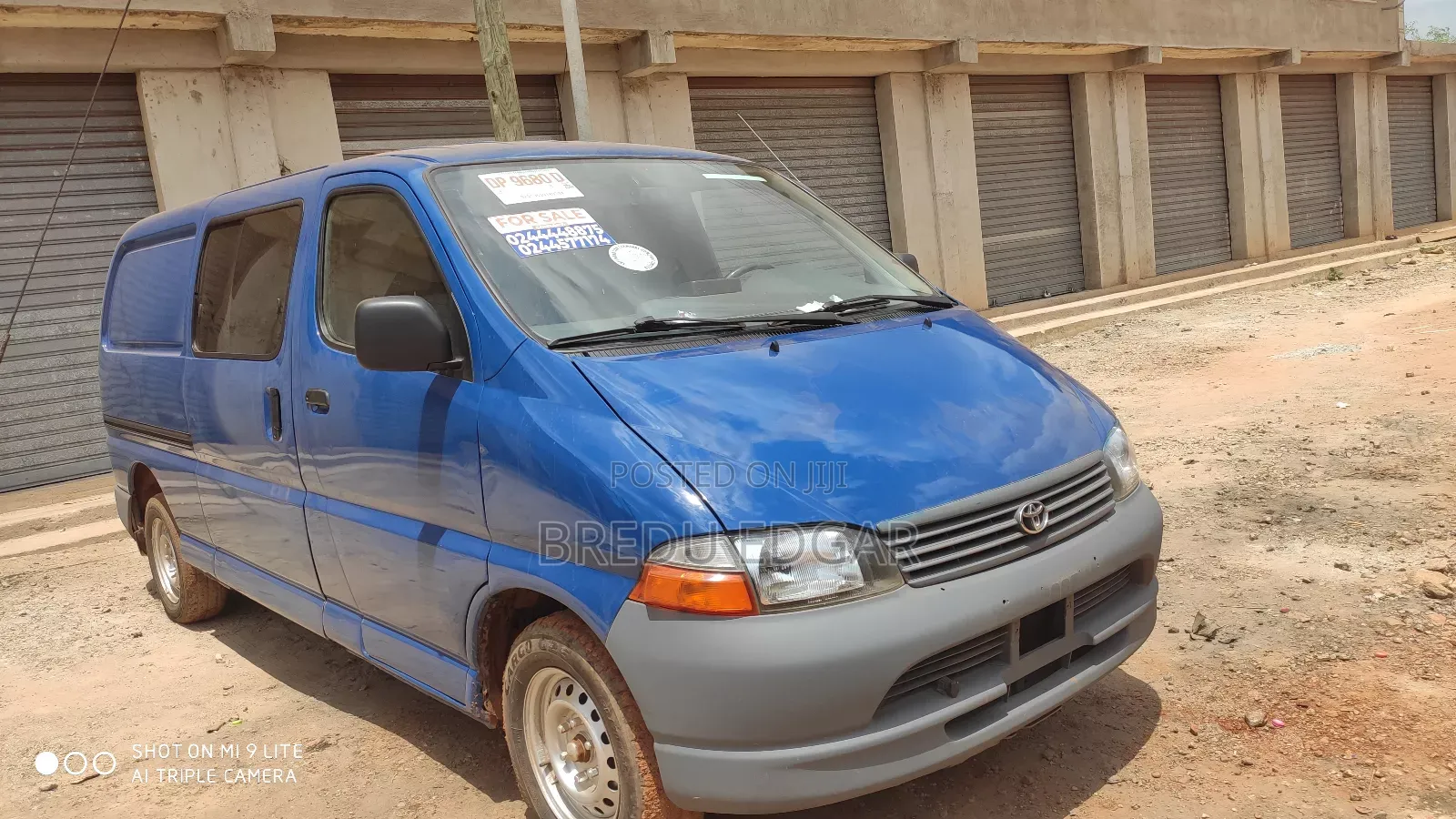 Toyota HiAce 2010 Blue