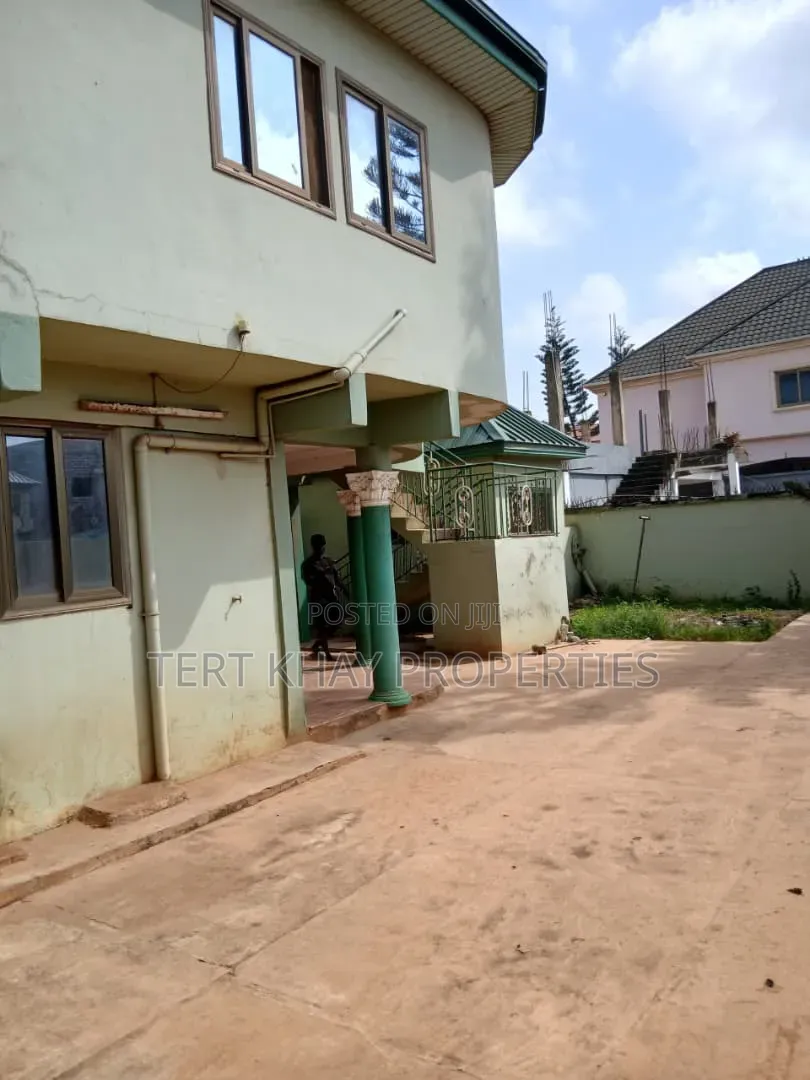 6bdrm House in Awoshie, Last Stop for sale