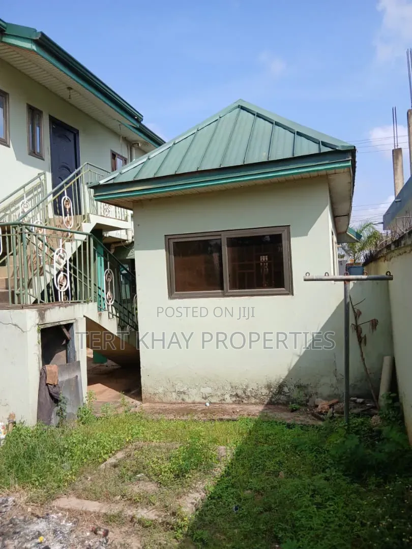 6bdrm House in Awoshie, Last Stop for sale