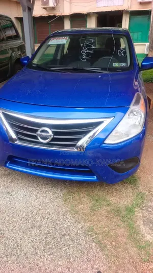 Nissan Versa 1.6 SV 2016 Blue