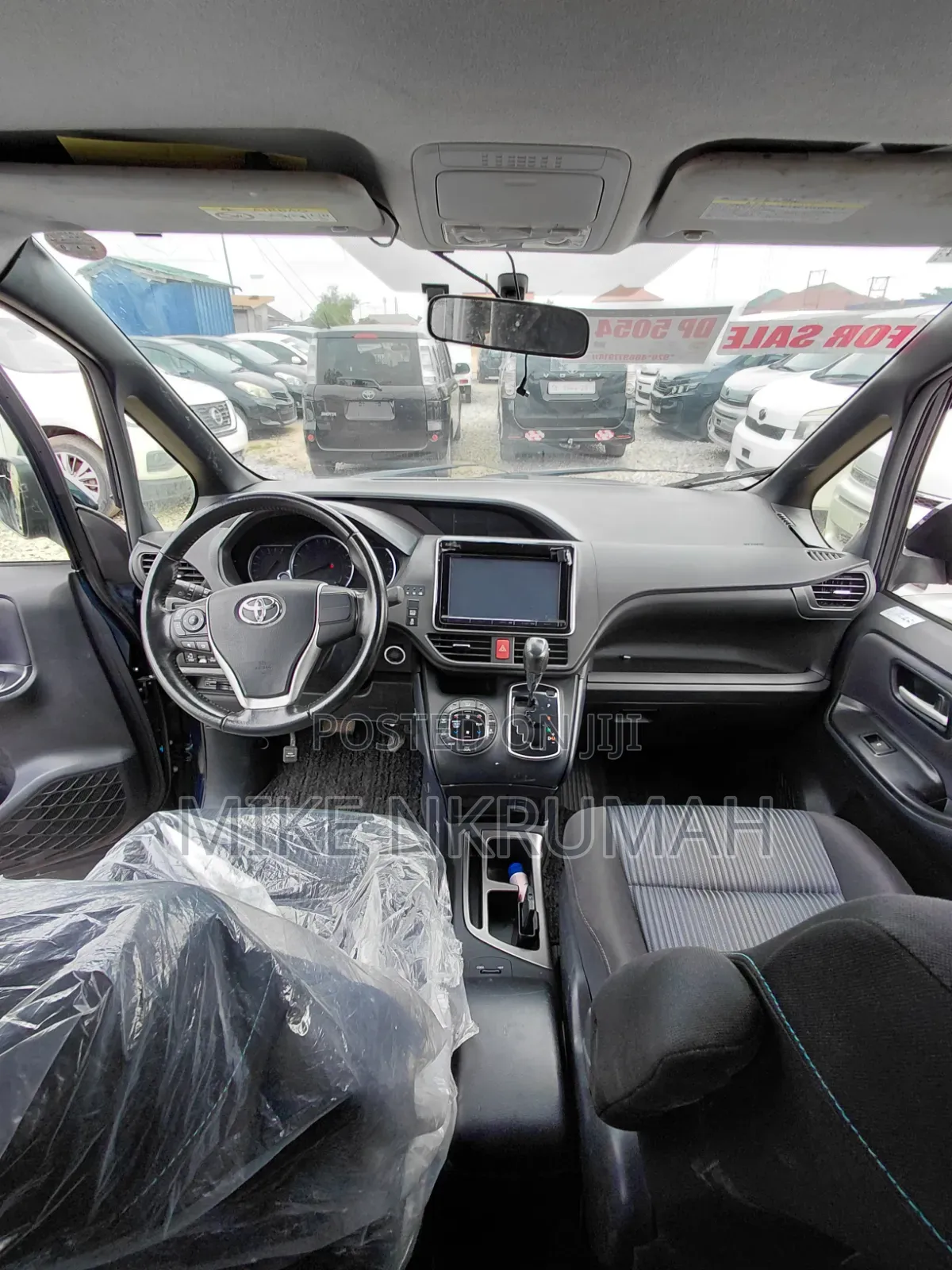 Toyota Voxy 2014 Blue