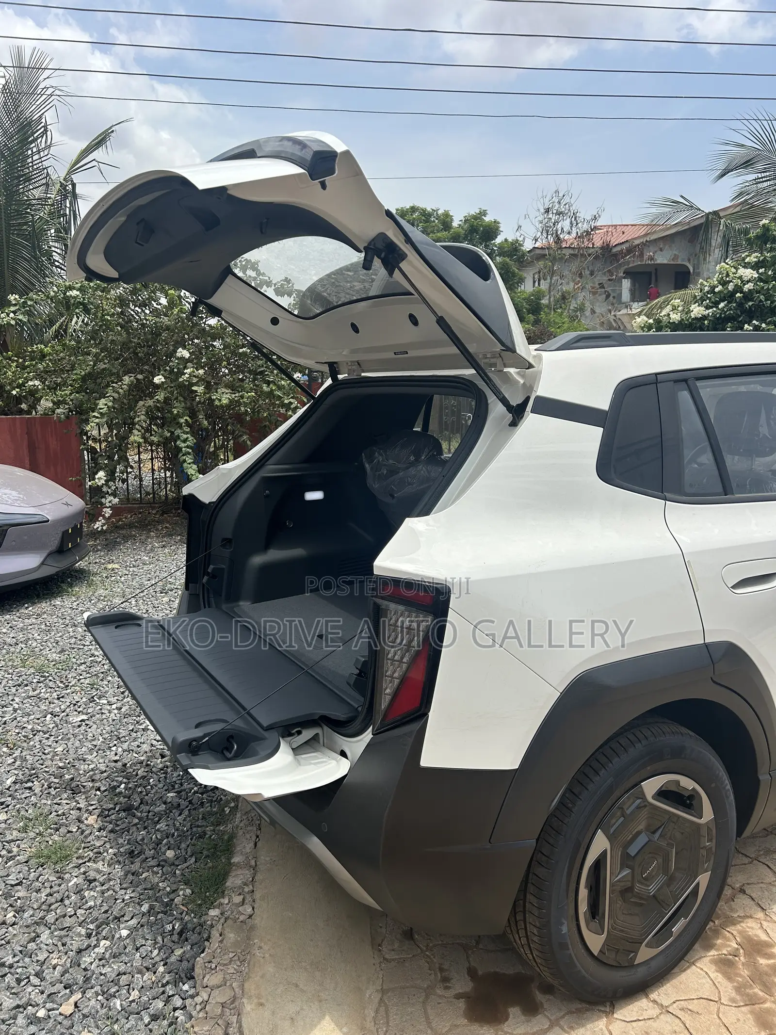 New Dongfeng Nammi Box 42.3 kWh FWD 2025 Ivory
