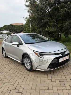 Toyota Corolla Hybrid 2023 Silver