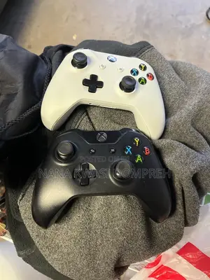 Uk 99% Almost New Ps4 Pro 1tb, With 2 Controllers