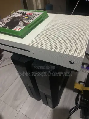 Uk 99% Almost New Ps4 Pro 1tb, With 2 Controllers