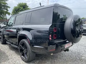 Land Rover Defender SE 2024 Black
