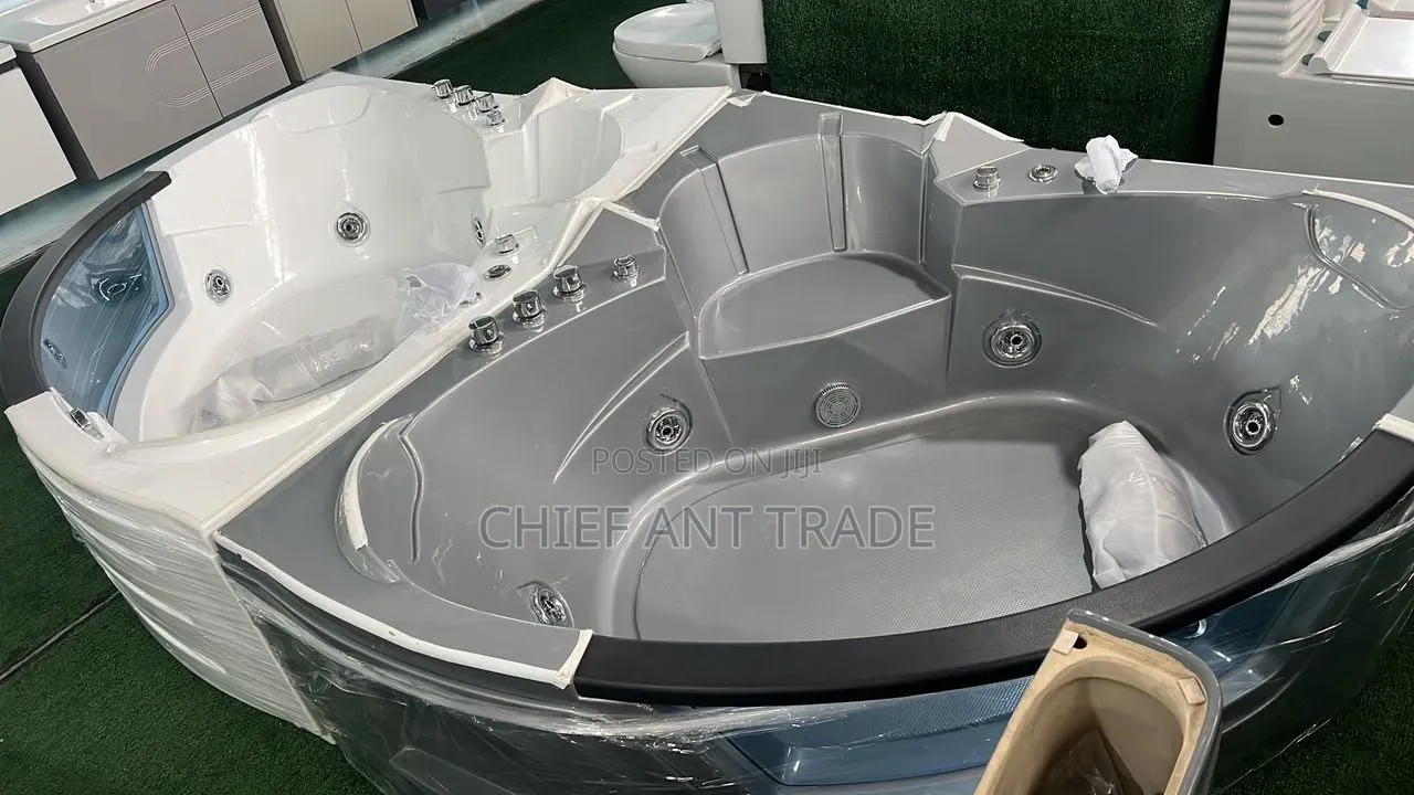 Ash Jacuzzi Bath 3 Seater 872b