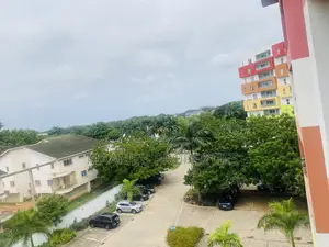 3bdrm Apartment in North Ridge for rent