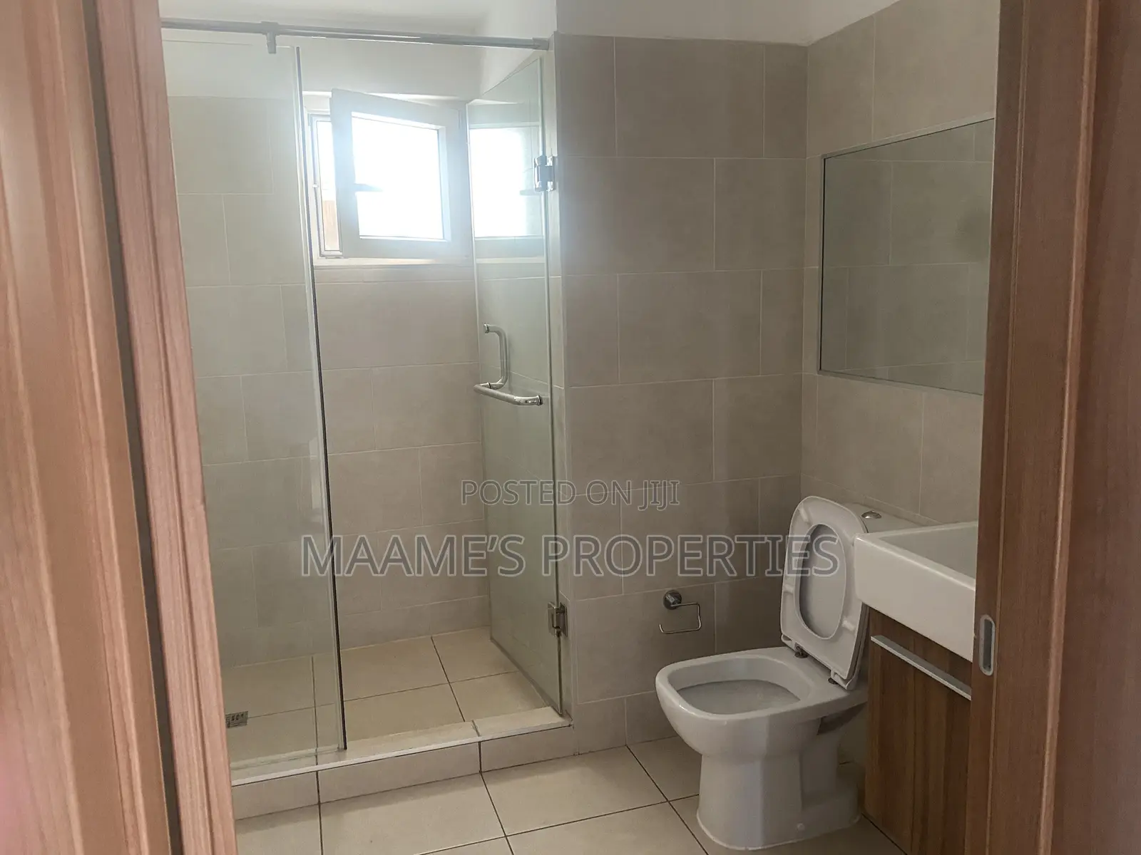 3bdrm Apartment in North Ridge for rent