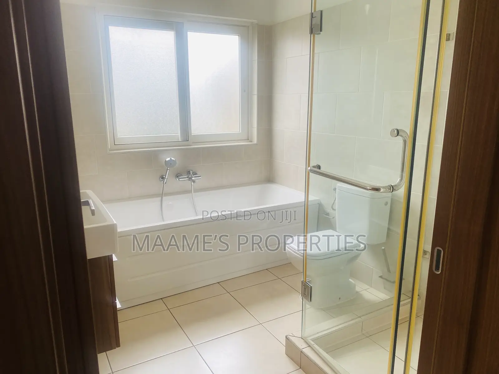 3bdrm Apartment in North Ridge for rent