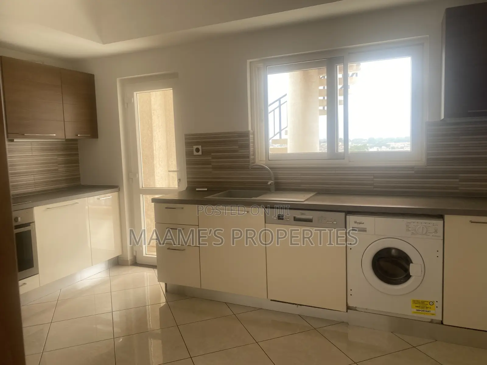 3bdrm Apartment in North Ridge for rent