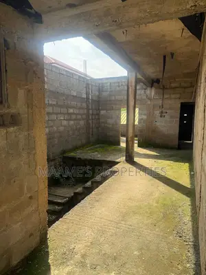 7bdrm Duplex in Pokuase for sale