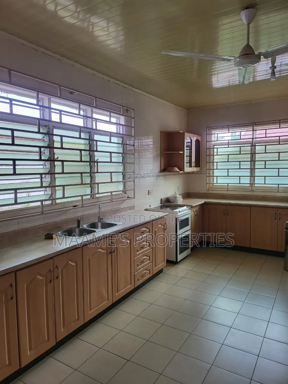 4bdrm House in Afienya for sale