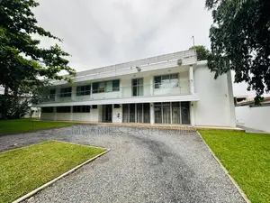 6bdrm Villa in Cantonments for rent