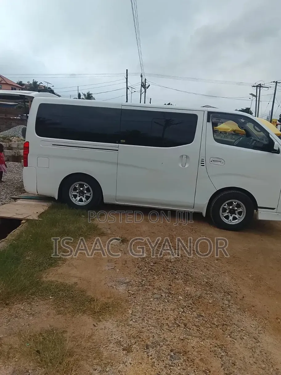Nissan Caravan (Urvan) 2014 White