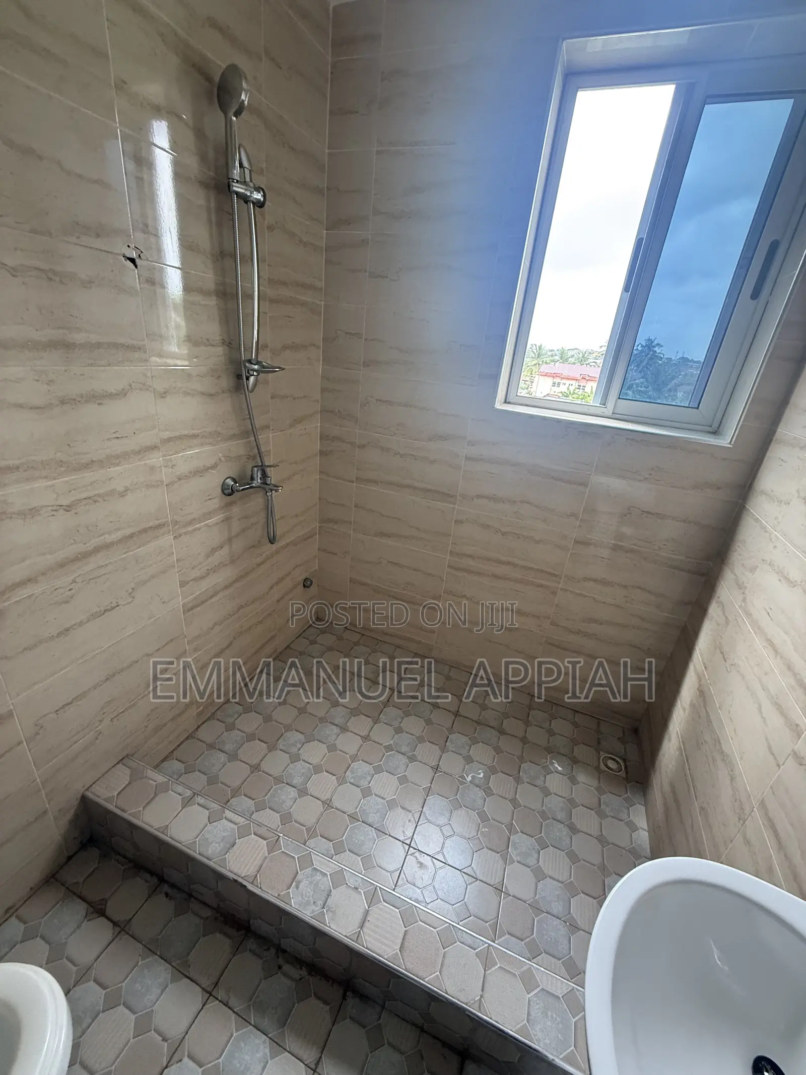 2bdrm Apartment in Awoshie Alang for rent
