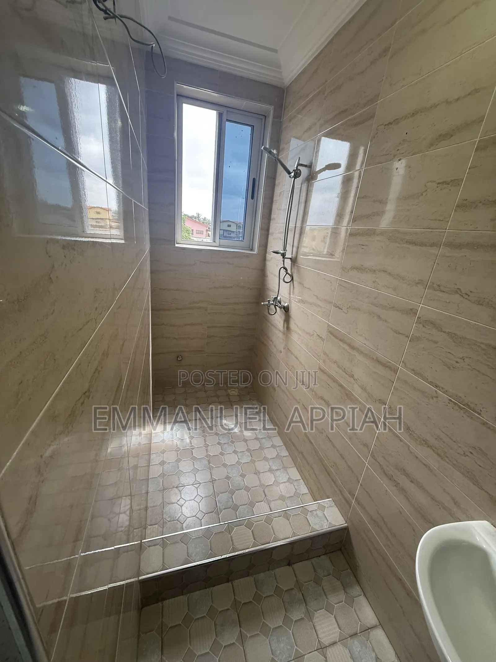2bdrm Apartment in Awoshie Alang for rent