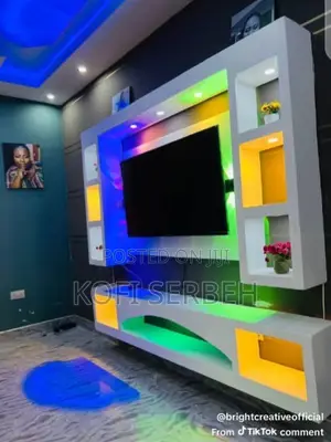 Quality Tv U Tie With Fluted Panel