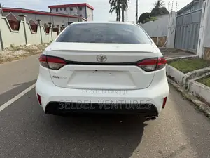 Toyota Corolla SE 2020 White