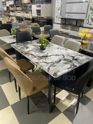 An Exquisite Dining Set 6 Seater