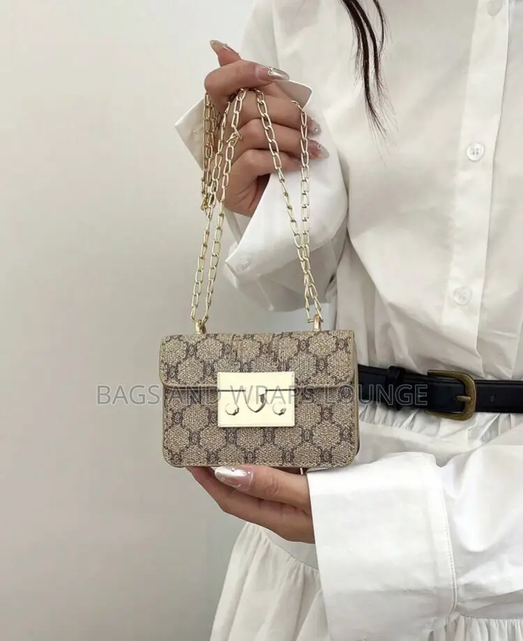 Bags And Wraps Lounge