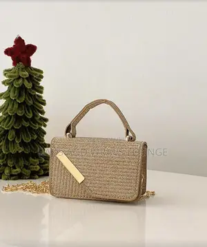 Bags And Wraps Lounge