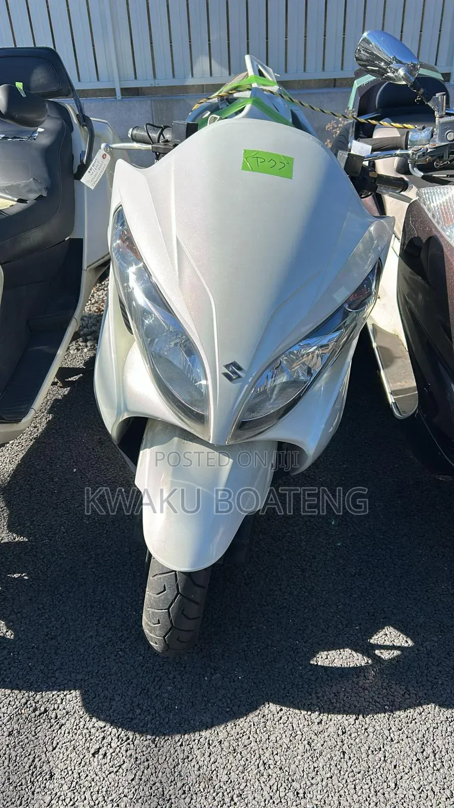 Suzuki Burgman 1999 White