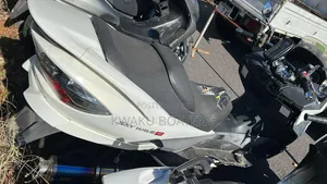 Suzuki Burgman 1999 White