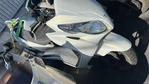 Suzuki Burgman 1999 White