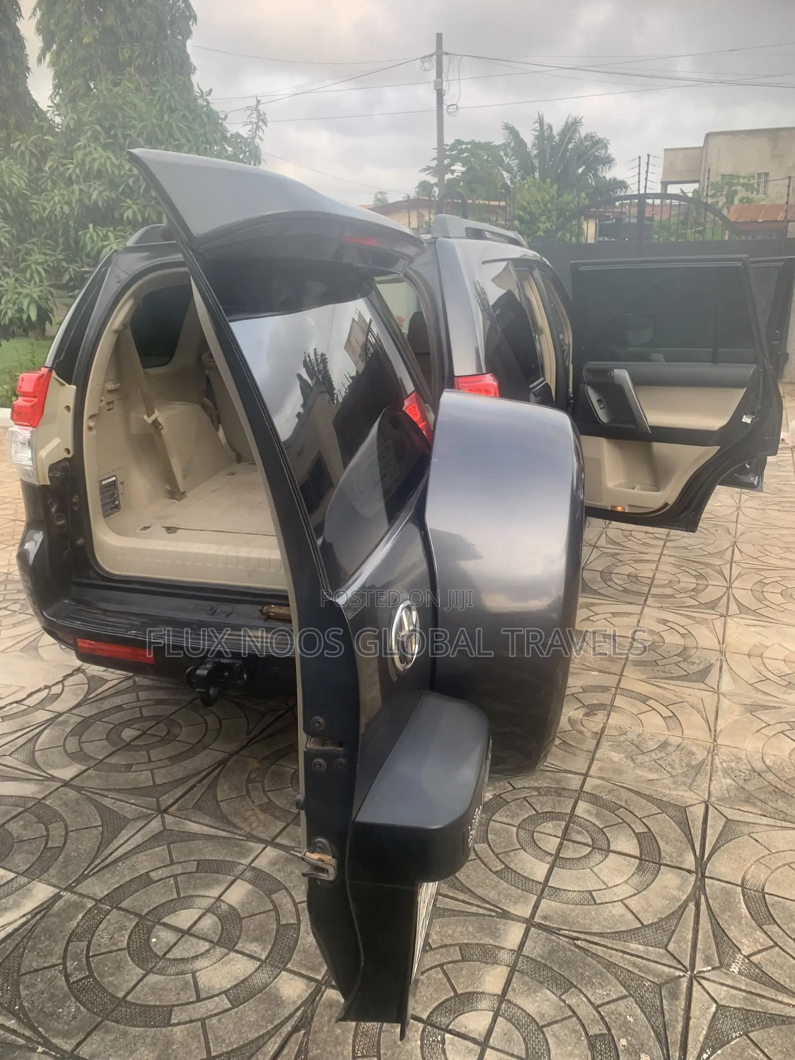 Toyota Land Cruiser Prado 2011