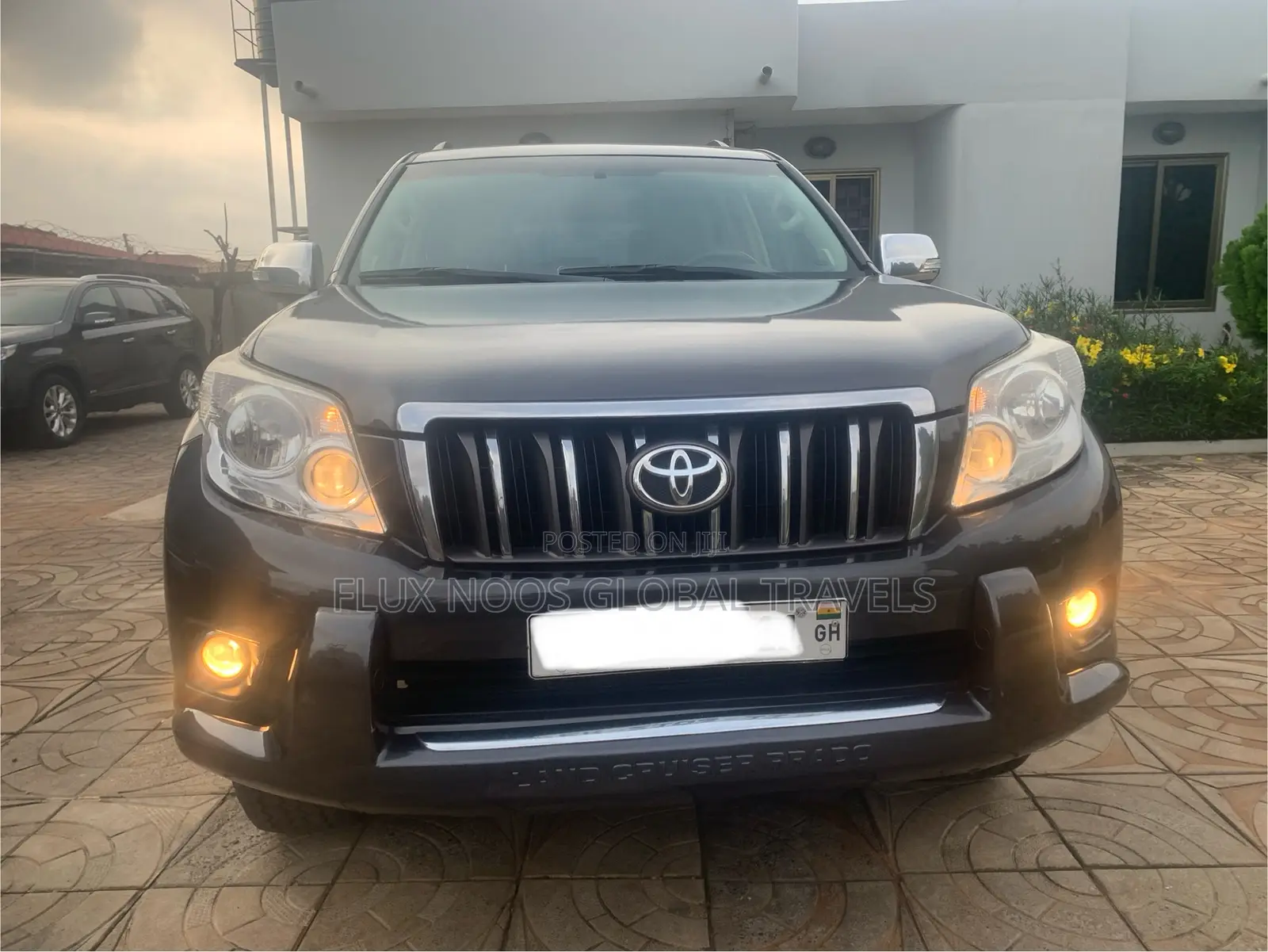 Toyota Land Cruiser Prado 2011 Gray