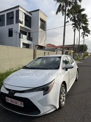 Toyota Corolla LE 2022 White