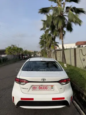 Toyota Corolla LE 2022 White