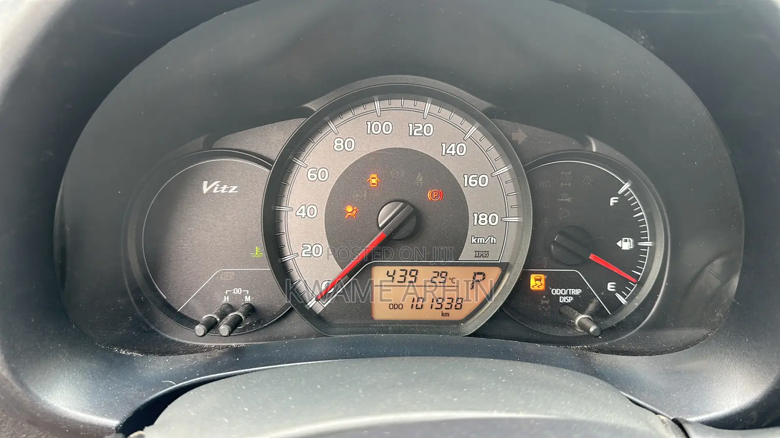Toyota Vitz 1.3 AWD 5dr 2014 Gray