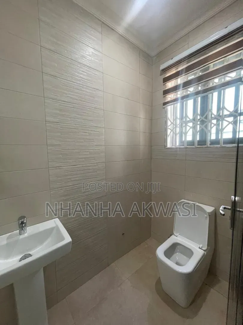 3bdrm House in Spintex, Sakumono for rent