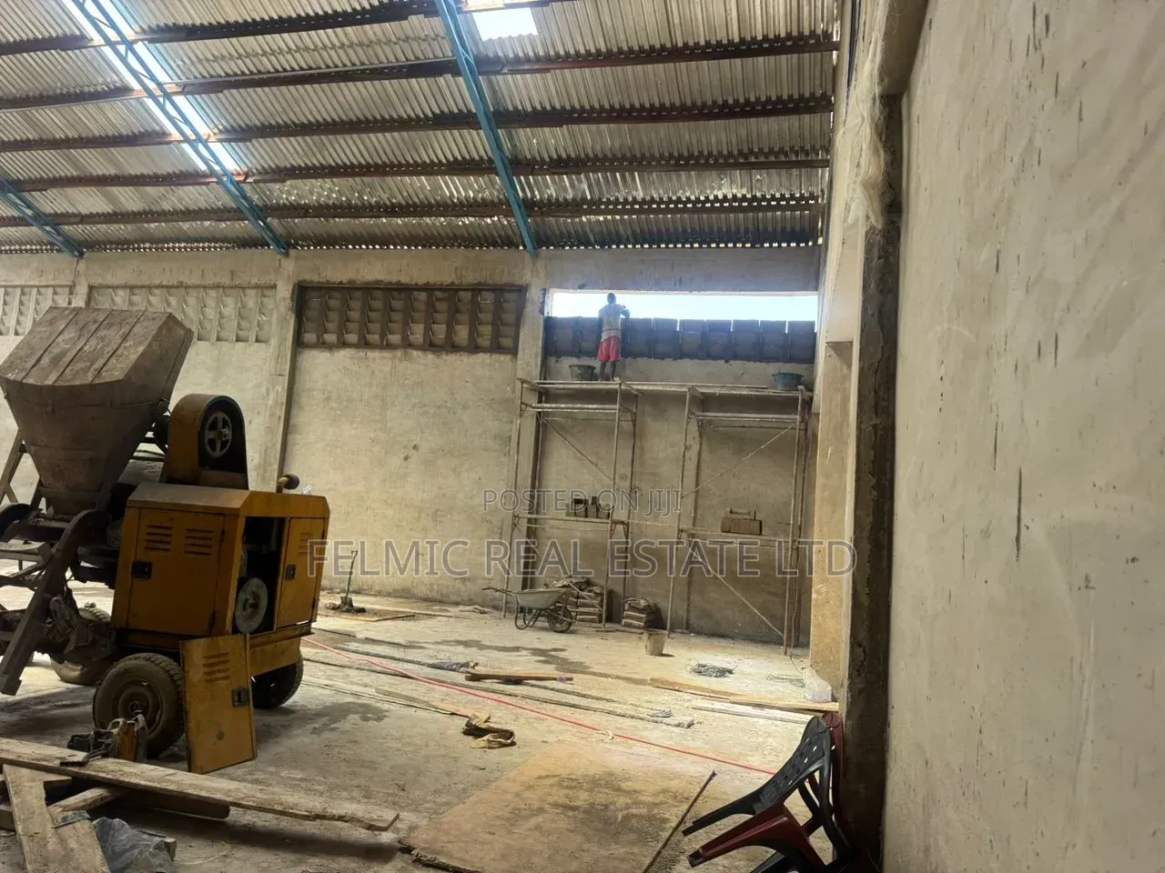 500sm Warehouse With 2 Units of 2 Bedroom at Achimota for Rent