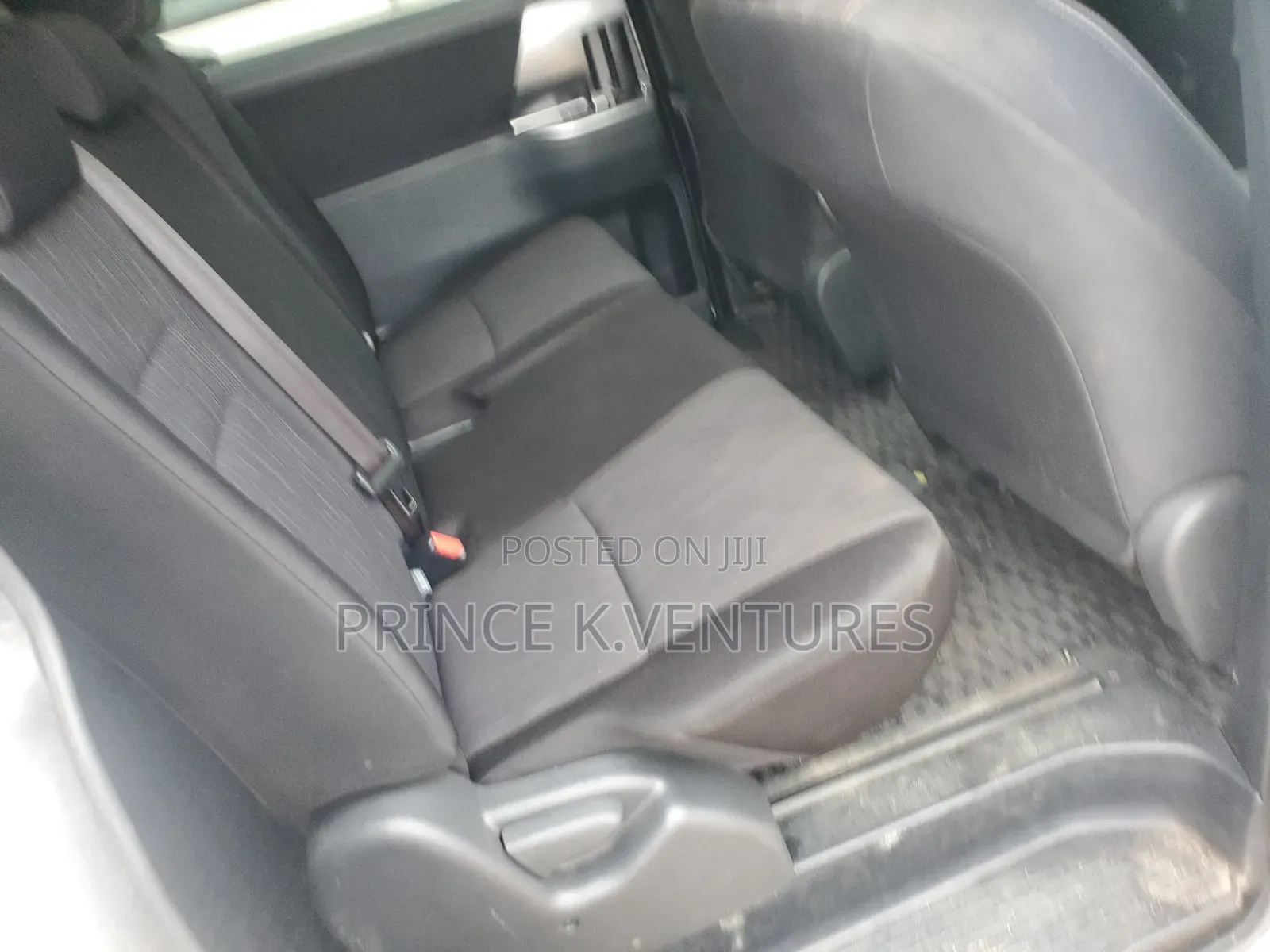 Toyota Voxy X 4WD 8-Seater 2013 White