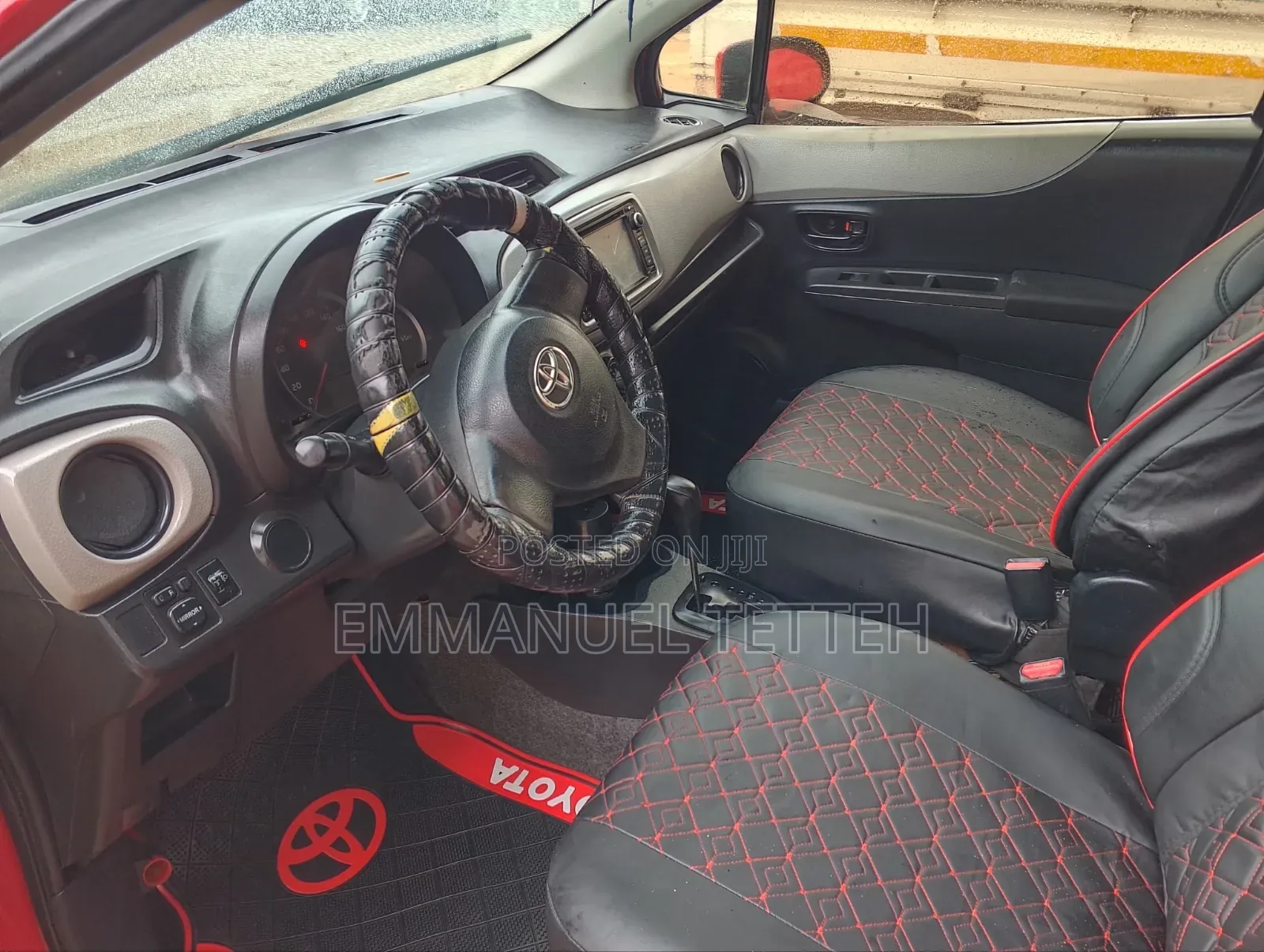 Toyota Vitz 2012 Red