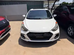 Hyundai Elantra GLS Sedan FWD (1.8L 4cyl 6M) 2013 White