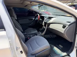 Hyundai Elantra GLS Sedan FWD (1.8L 4cyl 6M) 2013 White