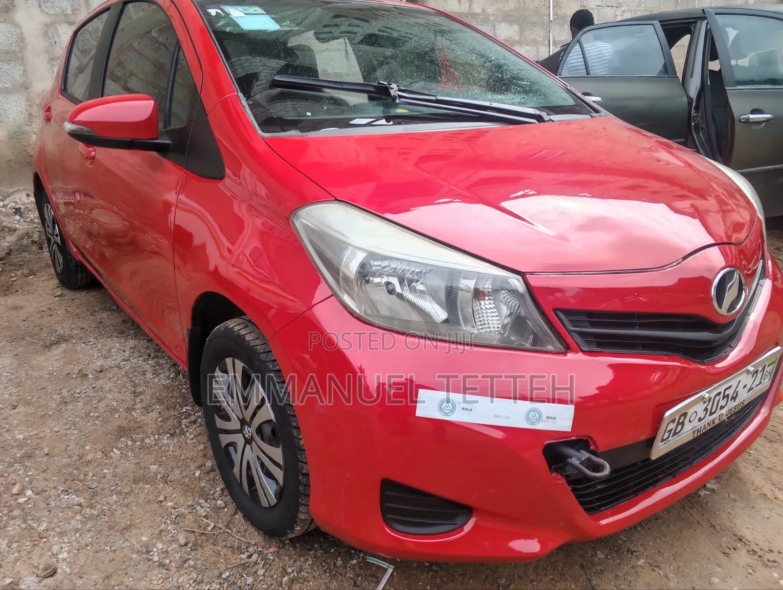 Toyota Vitz 2012 Red