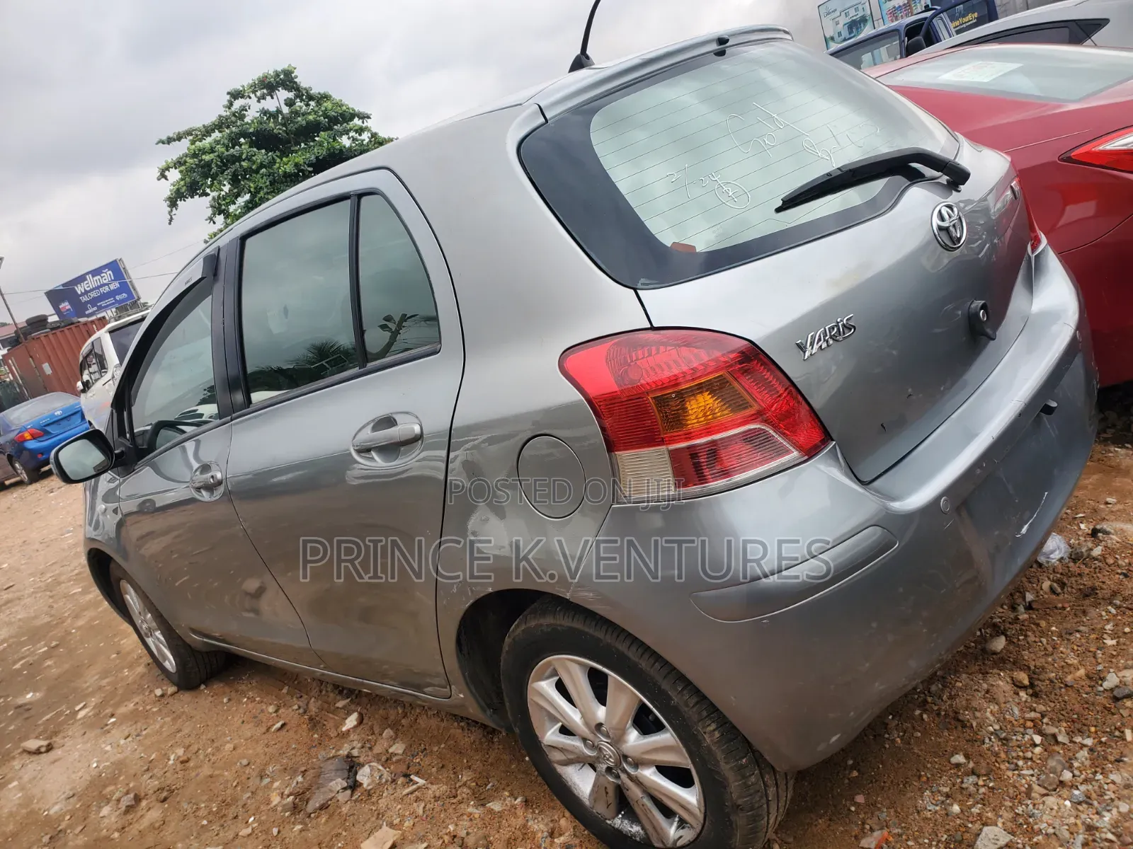 Toyota Yaris Base Hatchback 5dr 2010 Gray