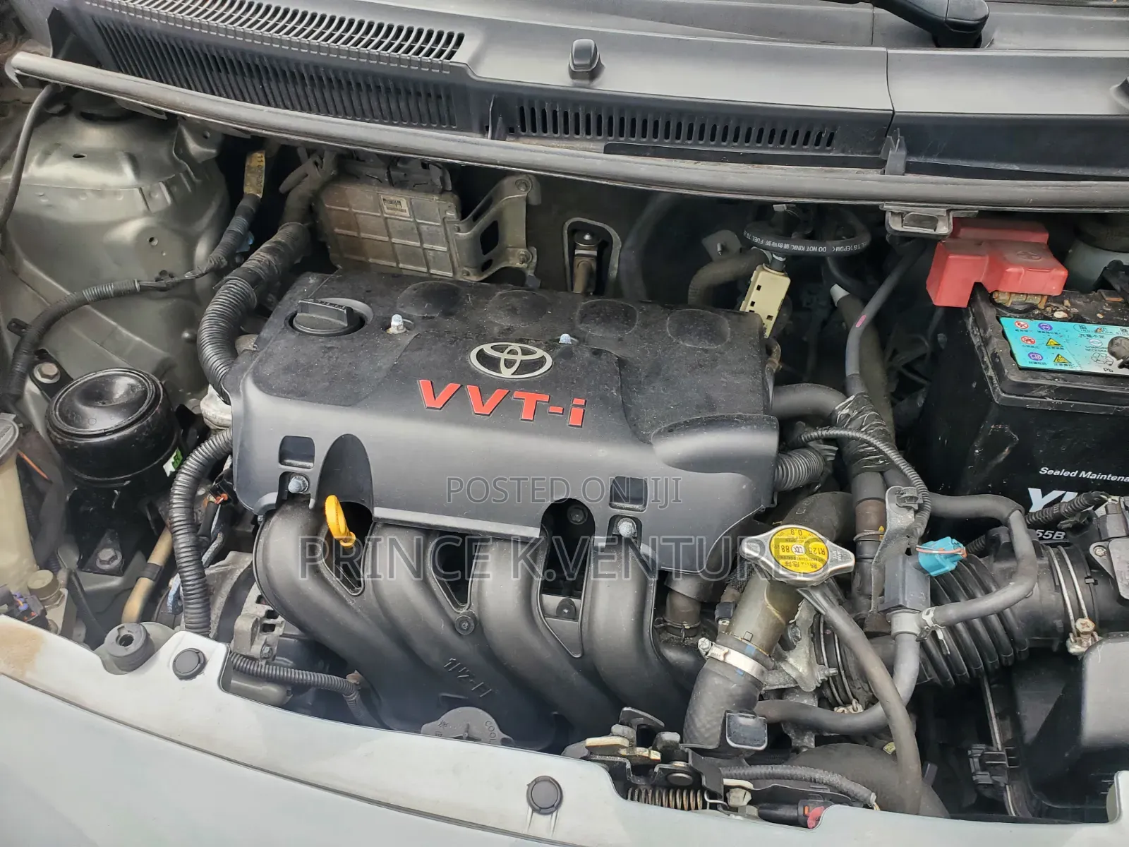 Toyota Yaris Base Hatchback 5dr 2010 Gray