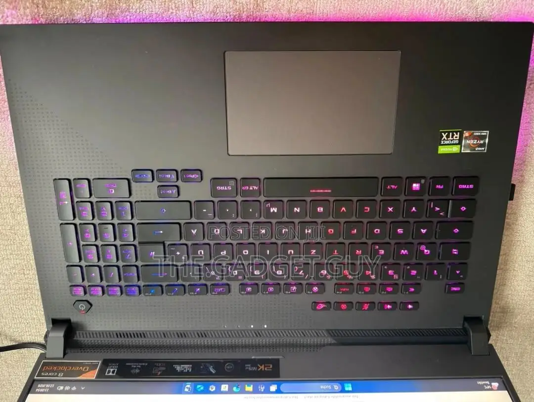 Laptop Asus ROG Strix G17 32GB AMD Ryzen 9 SSD 1T