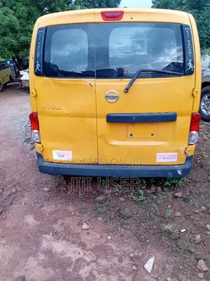 Nissan NV200 2014 Yellow